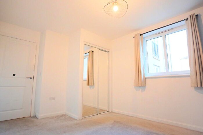2 Bedroom Flat To Rent In Flaxmill Place, Bonnington, Edinburgh, EH6