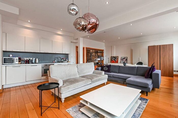 2 Bedroom Flat To Rent In Kentish Town Road, Kentish Town, London, NW1