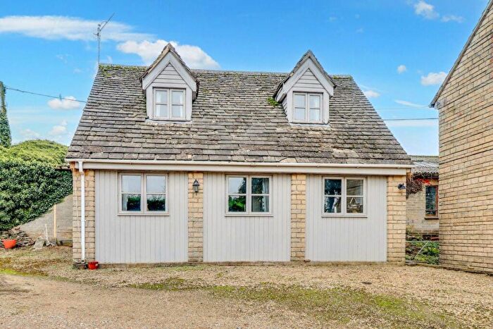 2 Bedroom Cottage To Rent In Severnhampton, GL54