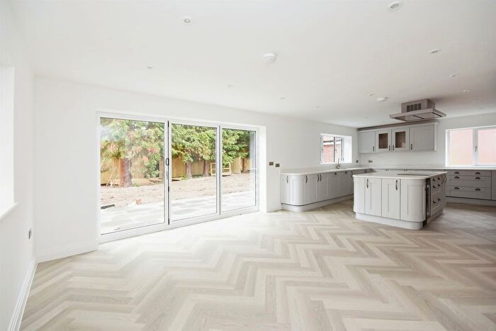 4 Bedroom Detached House For Sale In Nags Mews, Nags Head Lane, Brentwood, CM14