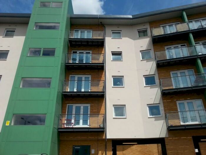 1 Bedroom Apartment To Rent In Parkhouse Court, Hatfield, AL10