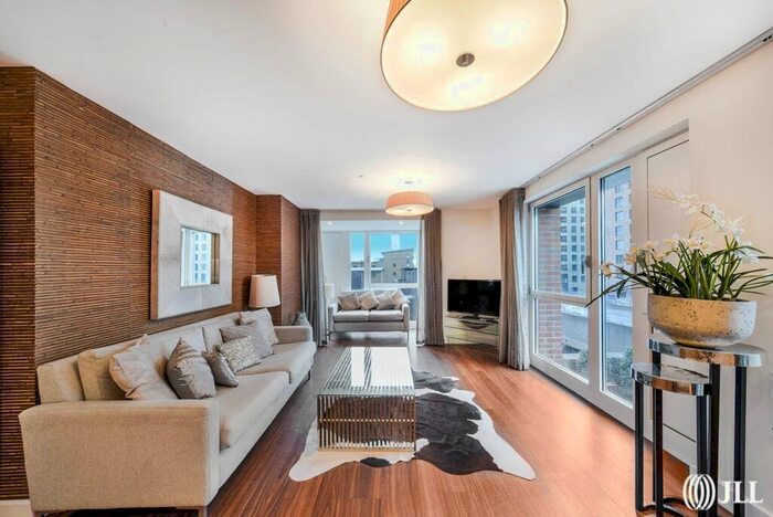 3 Bedroom Flat To Rent In Jefferson Plaza, London, E3