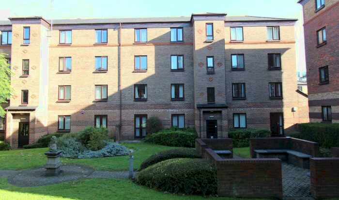 2 Bedroom Apartment To Rent In Somerset Street - City Centre, BS1