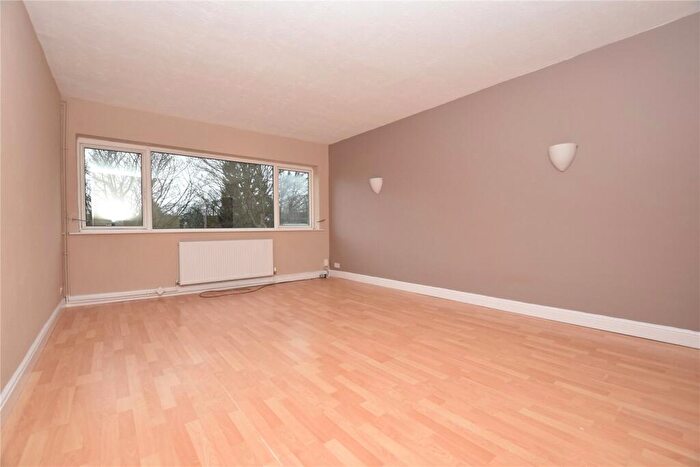 2 Bedroom Apartment To Rent In Sandhill Court, Leeds, West Yorkshire, LS17