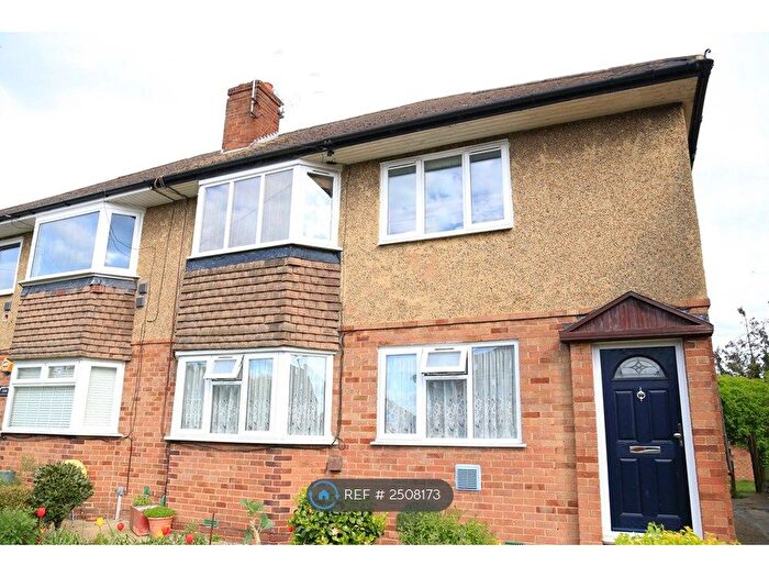 2 Bedroom Maisonette To Rent In Feltham, Feltham, TW14