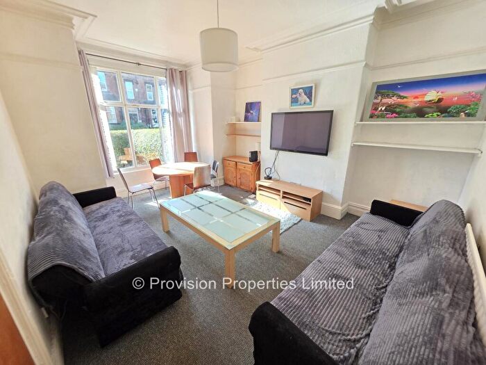 7 Bedroom Terraced House To Rent In Brudenell Avenue, Hyde Park, Leeds, LS6