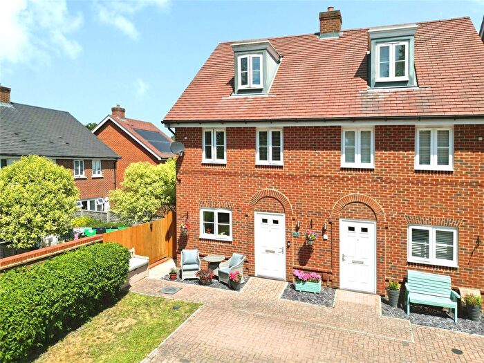 3 Bedroom Semi-Detached House For Sale In Dashers Close, Crowthorne, Berkshire, RG45