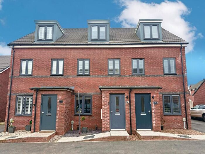 3 Bedroom Town House For Sale In Channings Drive, Tithebarn, Exeter, EX1