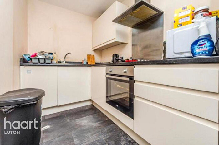 2 Bedroom Apartment For Sale In Mill Street, Luton, LU1