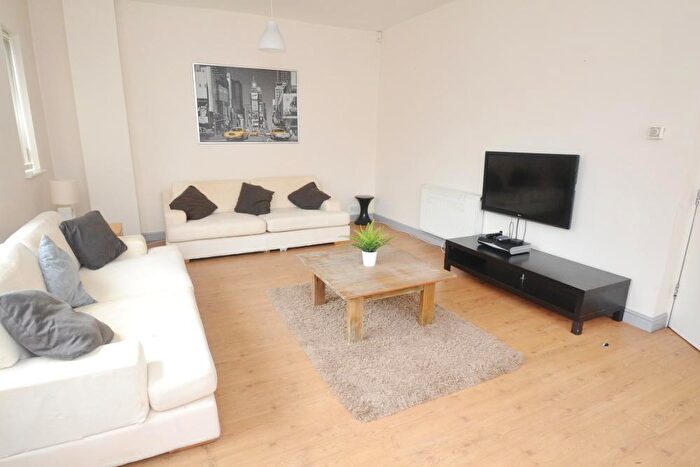 7 Bedroom End Of Terrace House To Rent In Whitby Avenue, Fallowfield, Manchester, M14