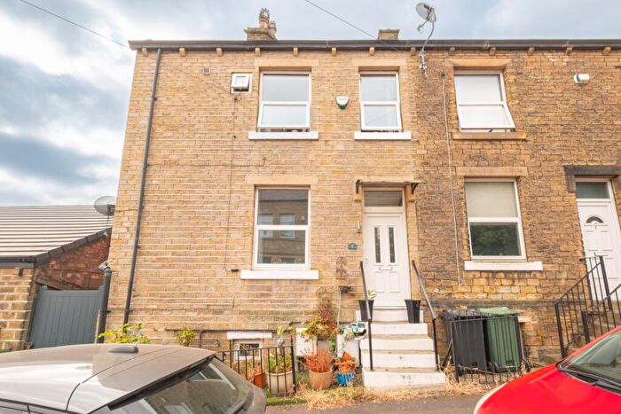 1 Bedroom End Of Terrace House For Sale In Savile Street, Milnsbridge, Huddersfield, HD3