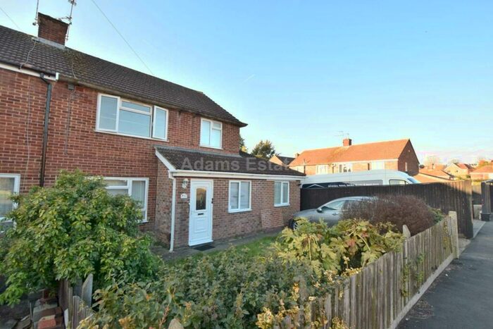 5 Bedroom Semi-Detached House To Rent In Home Farm Close, Reading, RG2
