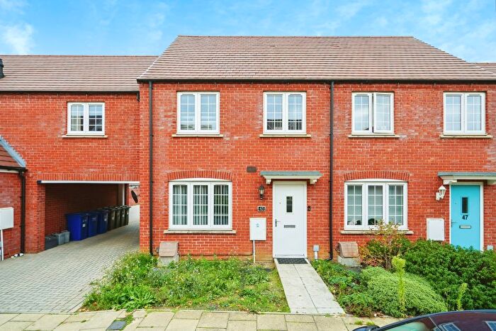 3 Bedroom Semi-Detached House For Sale In Epsom Way, Bicester, Oxfordshire, OX26