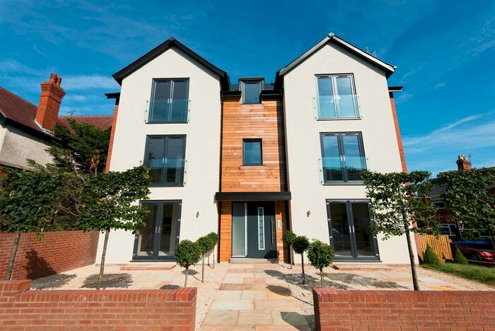 2 Bedroom Flat To Rent In Apartment, The Corner, Christchurch Road, Malvern, WR14