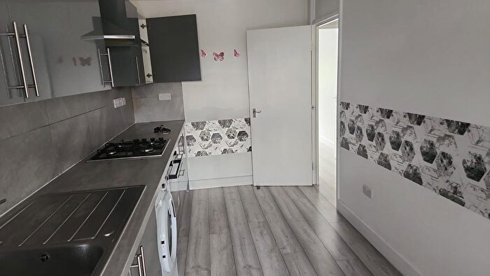 2 Bedroom Flat To Rent In High Road, Chadwell Heath, RM6