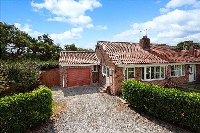 3 Bedroom Bungalow For Sale In Aspen Way, Slingsby, York, North Yorkshire, YO62