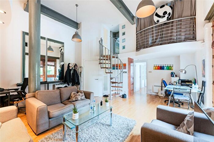 1 Bedroom Apartment To Rent In Morris Road, London, E14