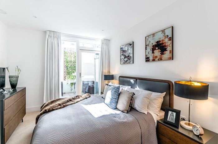 2 Bedroom Flat To Rent In Rochester Place, Camden, London, NW1