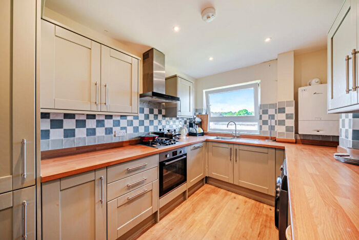 2 Bedroom Flat To Rent In Wilderness Court, Wilderness Road, Guildford, GU2