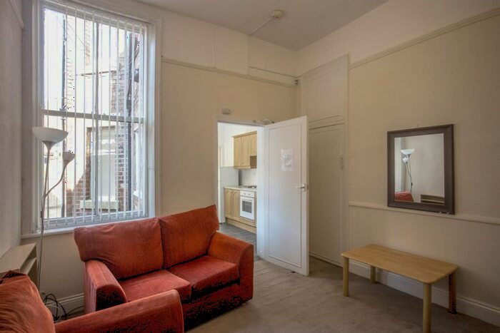 2 Bedroom Flat To Rent In Lonsdale Terrace, Newcastle Upon Tyne, NE2