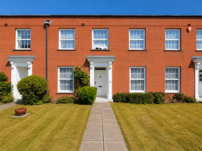 3 Bedroom Terraced House For Sale In Wykeham Place, Lymington, Hamsphire, SO41