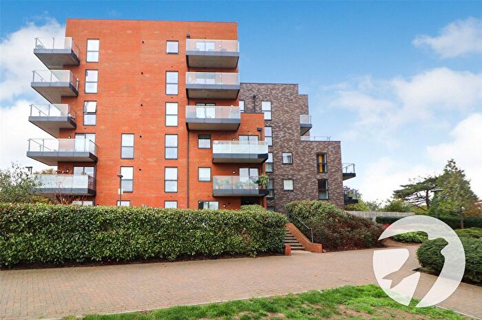 2 Bedroom Flat For Sale In Larner Road, Erith, DA8