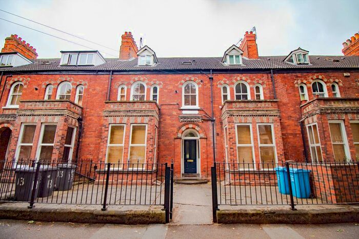 1 Bedroom Flat To Rent In Princes Avenue, Hull, HU5
