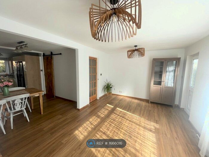 3 Bedroom Semi-Detached House To Rent In Sheffield, Sheffield, S6