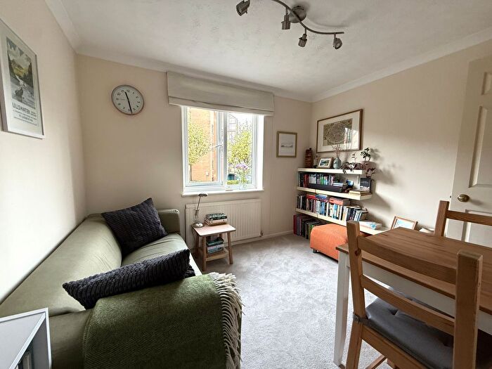 1 Bedroom Flat To Rent In Waterman Way, London, E1W