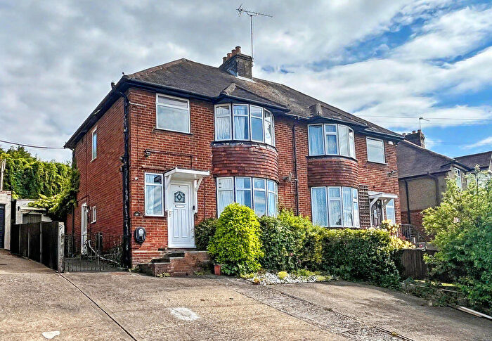 3 Bedroom Semi-Detached House For Sale In Southfield Road - No Onward Chain - Garage - Reception Rooms, HP13