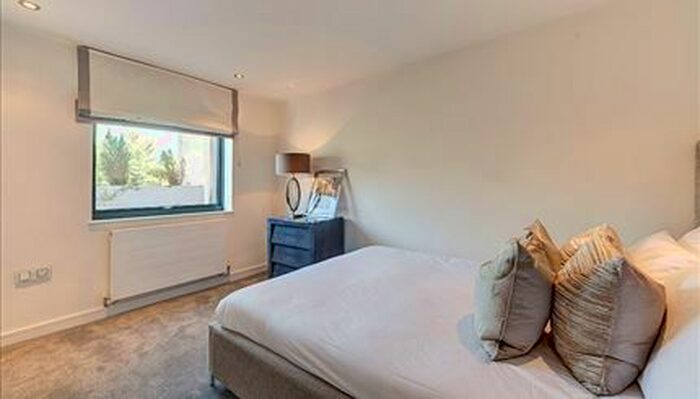 2 Bedroom Flat To Rent In Fulham Rd, London, SW3