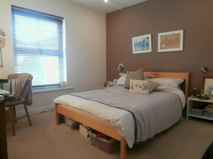 2 Bedroom Semi-Detached House To Rent In Brook Road, Southampton, SO18