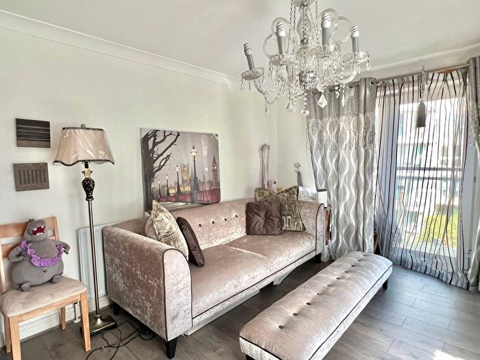 1 Bedroom Flat To Rent In Woodland Crescent, London, SE16