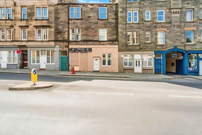 1 Bedroom Apartment To Rent In St Leonards Street, Edinburgh, EH8