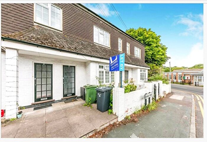 2 Bedroom Maisonette For Sale In Denzil Road, Guildford, Surrey, GU2
