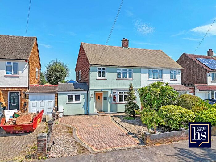 3 Bedroom Semi-Detached House For Sale In Clavering Gardens, West Horndon, CM13