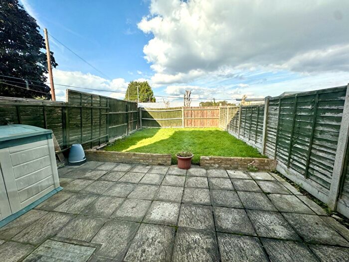 2 Bedroom Maisonette To Rent In Spikes Bridge Road, Southall, UB1
