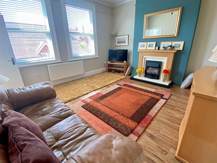 1 Bedroom Flat For Sale In Grassington Road, Eastbourne, BN20