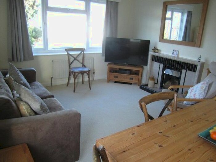 3 Bedroom Flat To Rent In Andover Road, Cheltenham, GL50