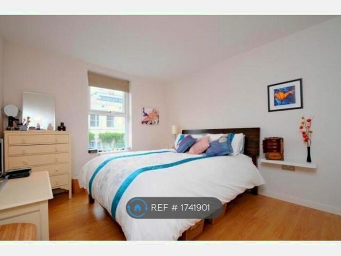 2 Bedroom Flat To Rent In Canbury Park Road, Kingston Upon Thames, KT2