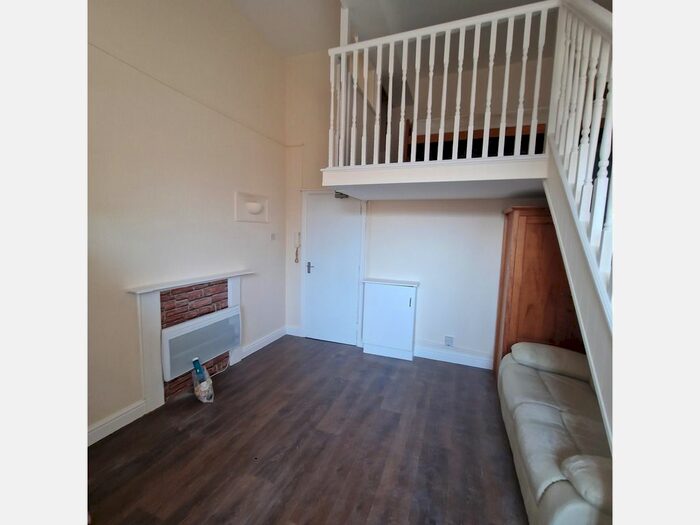 1 Bedroom Studio To Rent In Church Street, Gornal Wood, Dudley, DY3