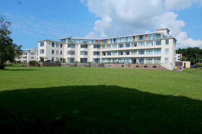 3 Bedroom Apartment To Rent In The Headlands, Sully, CF64