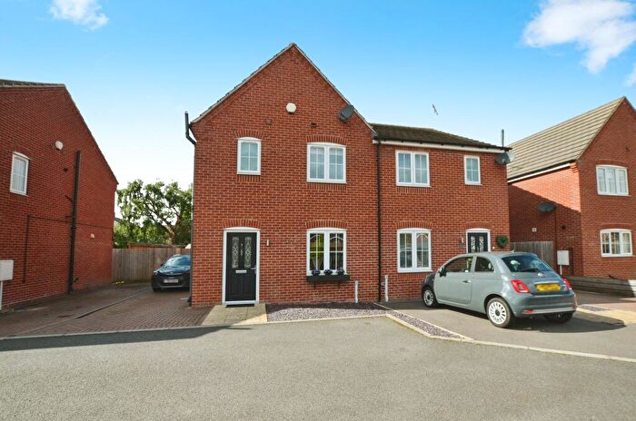 3 Bedroom Semi Detached House For Sale In Park View, Worksop, S81