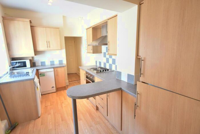 3 Bedroom Flat To Rent In Buston Terrace, Jesmond, NE2