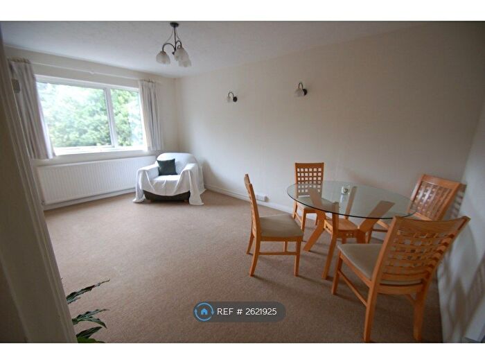 1 Bedroom Flat To Rent In Griffin Lodge, London, N12