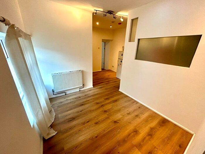 1 Bedroom Flat To Rent In Cranfield Road, London, SE4