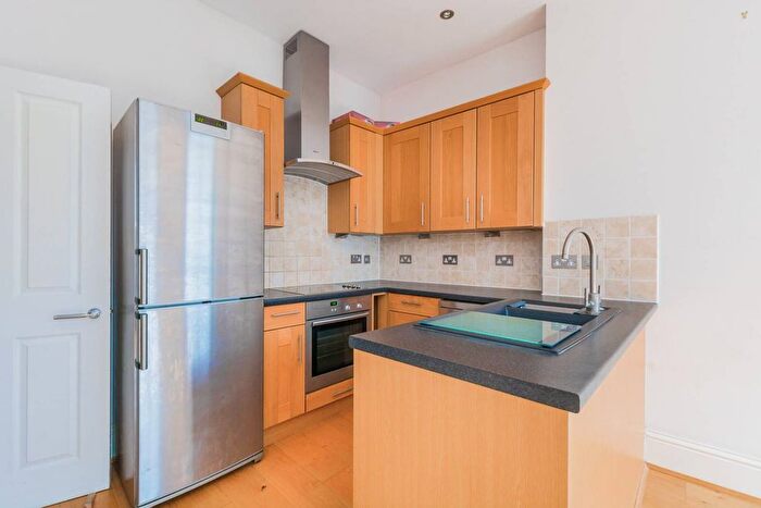 1 Bedroom Flat To Rent In Manor Gardens, Archway, London, N7