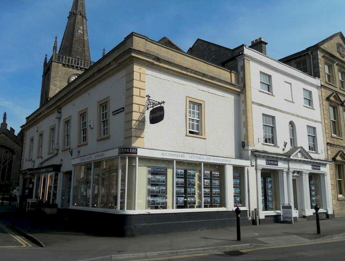 1 Bedroom Flat To Rent In Market Place, Chippenham, SN15