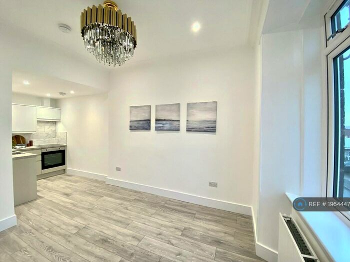 1 Bedroom Flat To Rent In Rumblingwell, Dunfermline, KY12