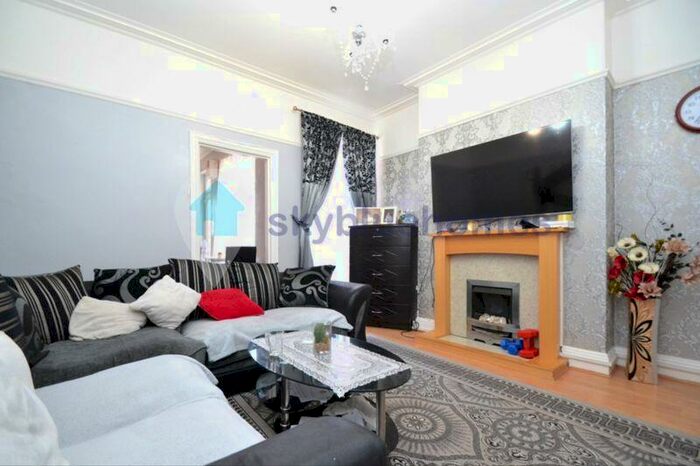 3 Bedroom Terraced House To Rent In Cromer Street, Leicester, LE2